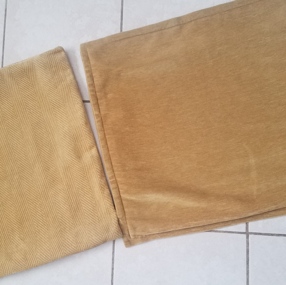 2 pillow covers